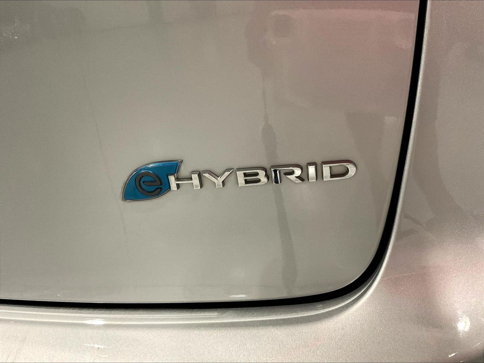 Used 2023 Chrysler Pacifica Touring-L FWD image 22