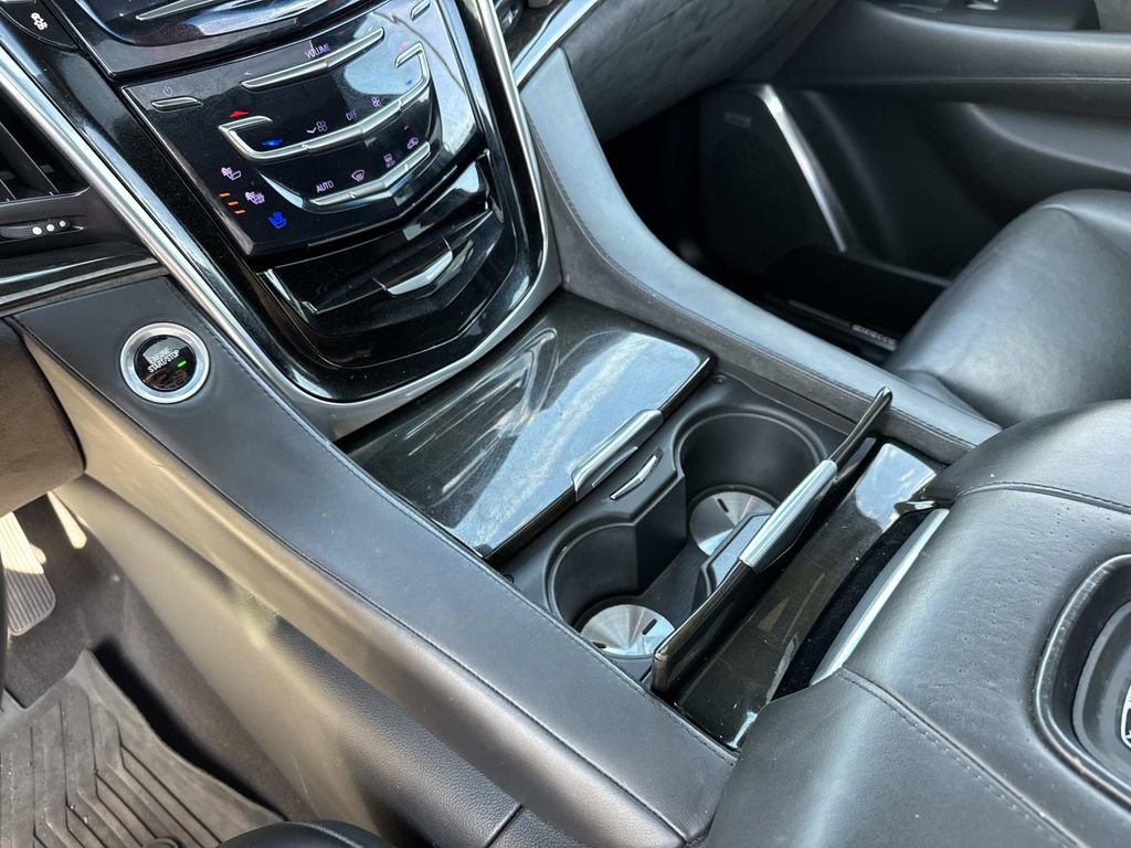 Used 2019 Cadillac Escalade Platinum image 28