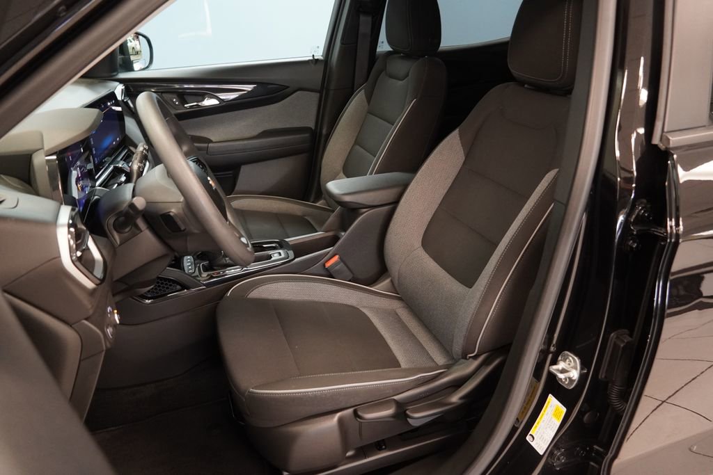 Certified 2024 Chevrolet TrailBlazer LT FWD image 3