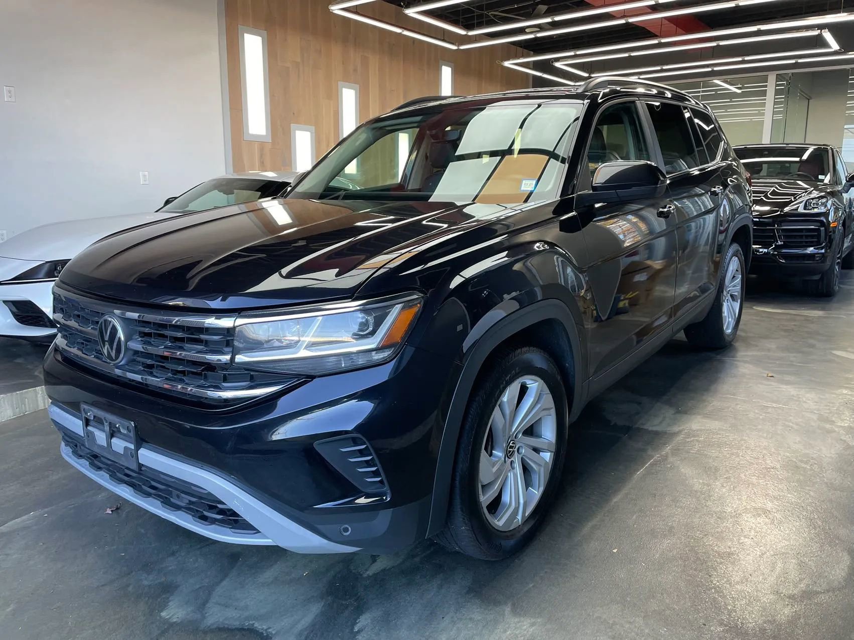 Used 2021 Volkswagen Atlas SE w/ Panoramic Sunroof Package image 3