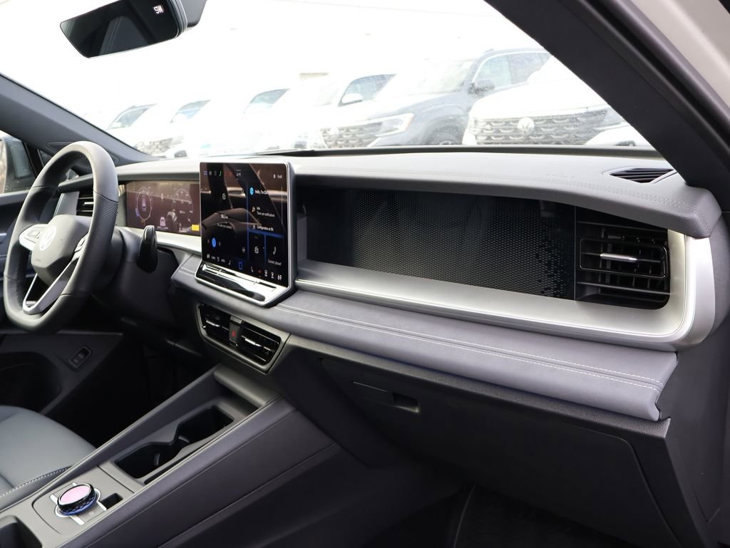 New 2026 Volkswagen Tiguan SE R-Line image 14