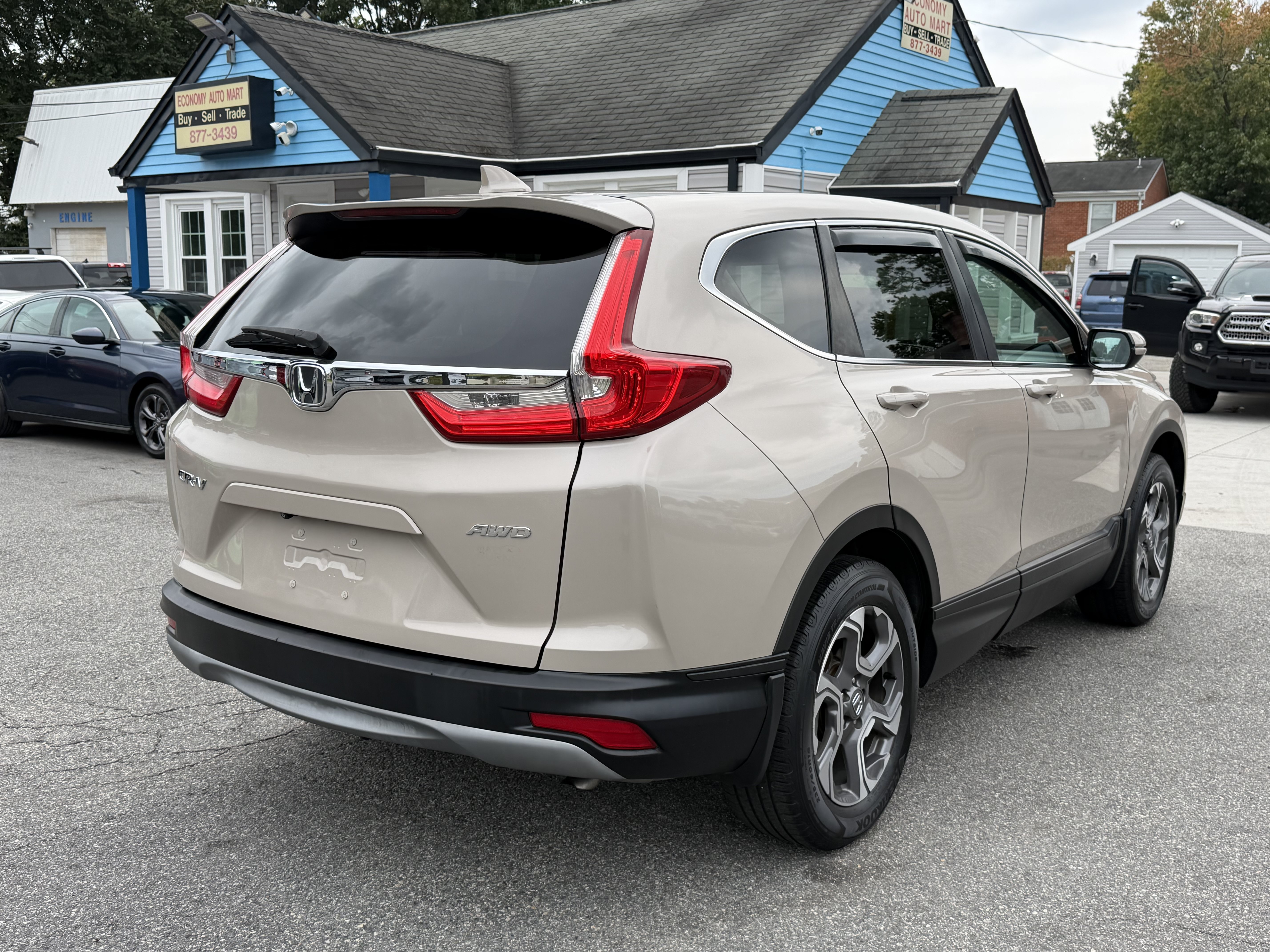 Used 2017 Honda CR-V EX image 6