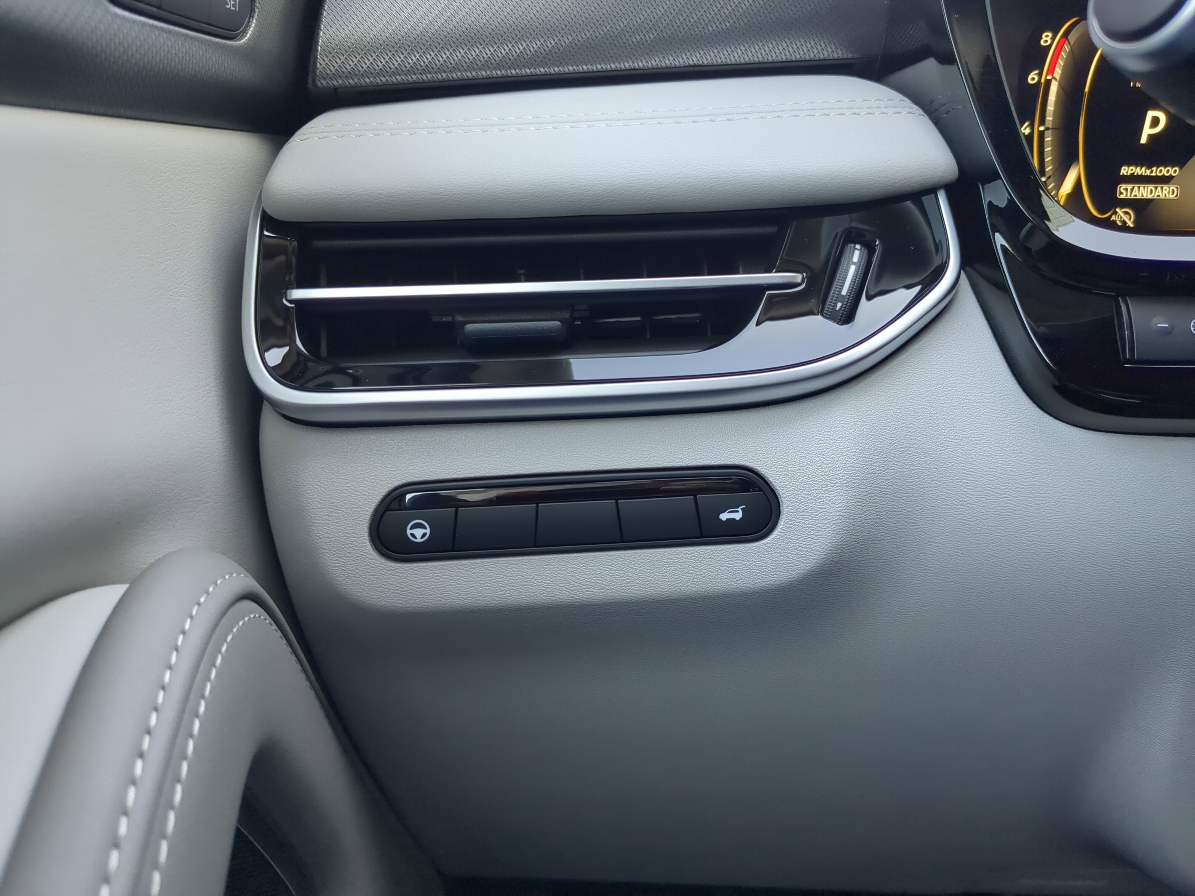 New 2026 INFINITI QX60 Luxe w/ Cargo Package image 28