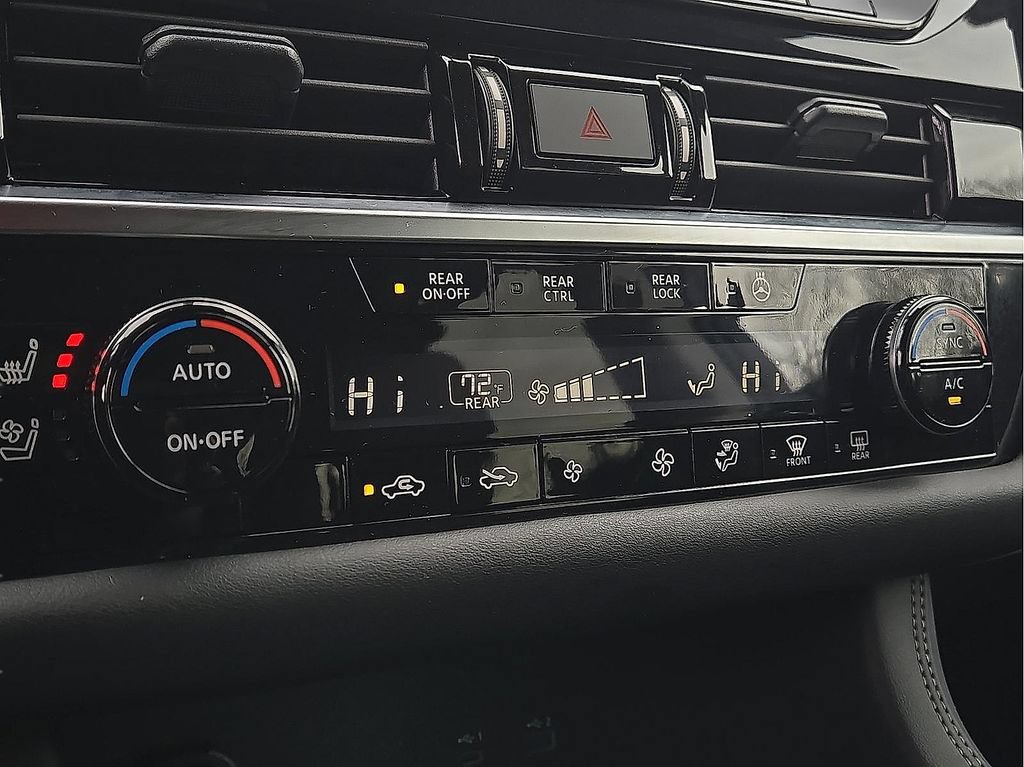 Used 2025 Nissan Pathfinder Platinum AWD/4WD image 17