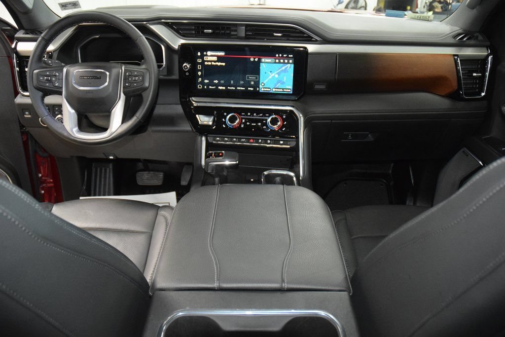 Used 2024 GMC Sierra 1500 Denali w/ Technology Package AWD/4WD image 28