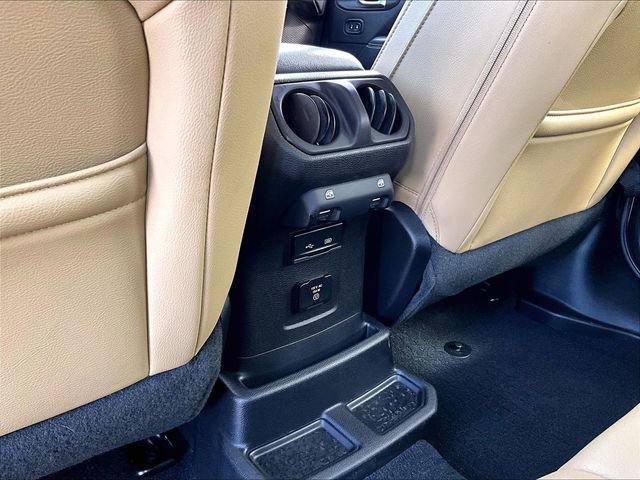 Used 2019 Jeep Wrangler Unlimited Sahara image 27