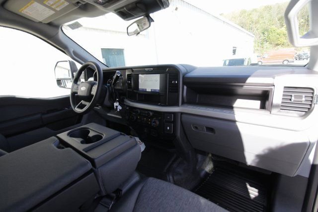New 2026 Ford F250 XL image 32