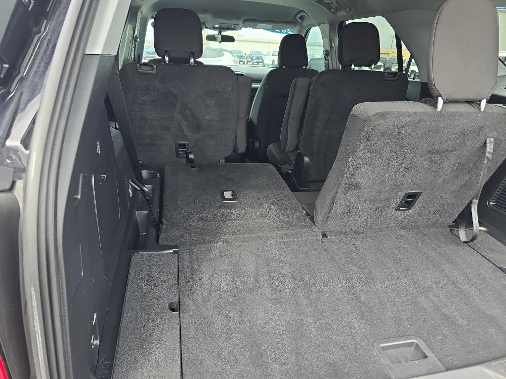 Used 2024 Ford Explorer XLT image 12