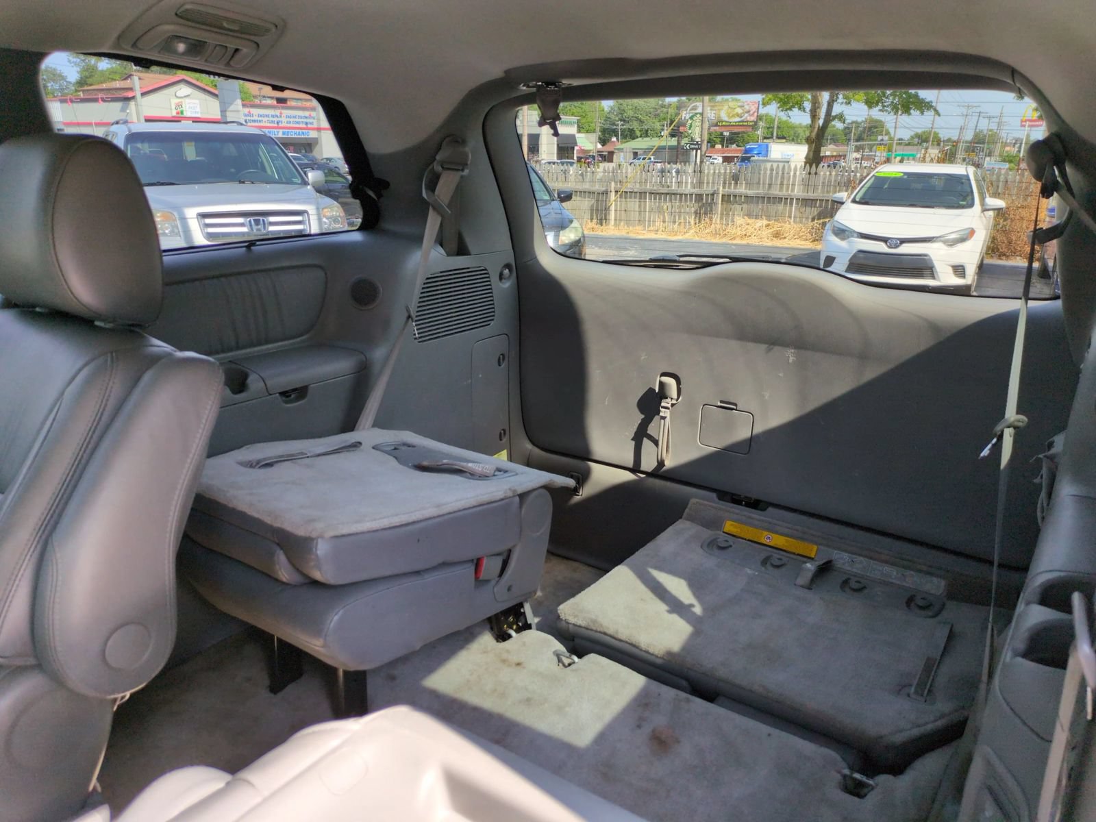 Used 2009 Toyota Sienna FWD image 11