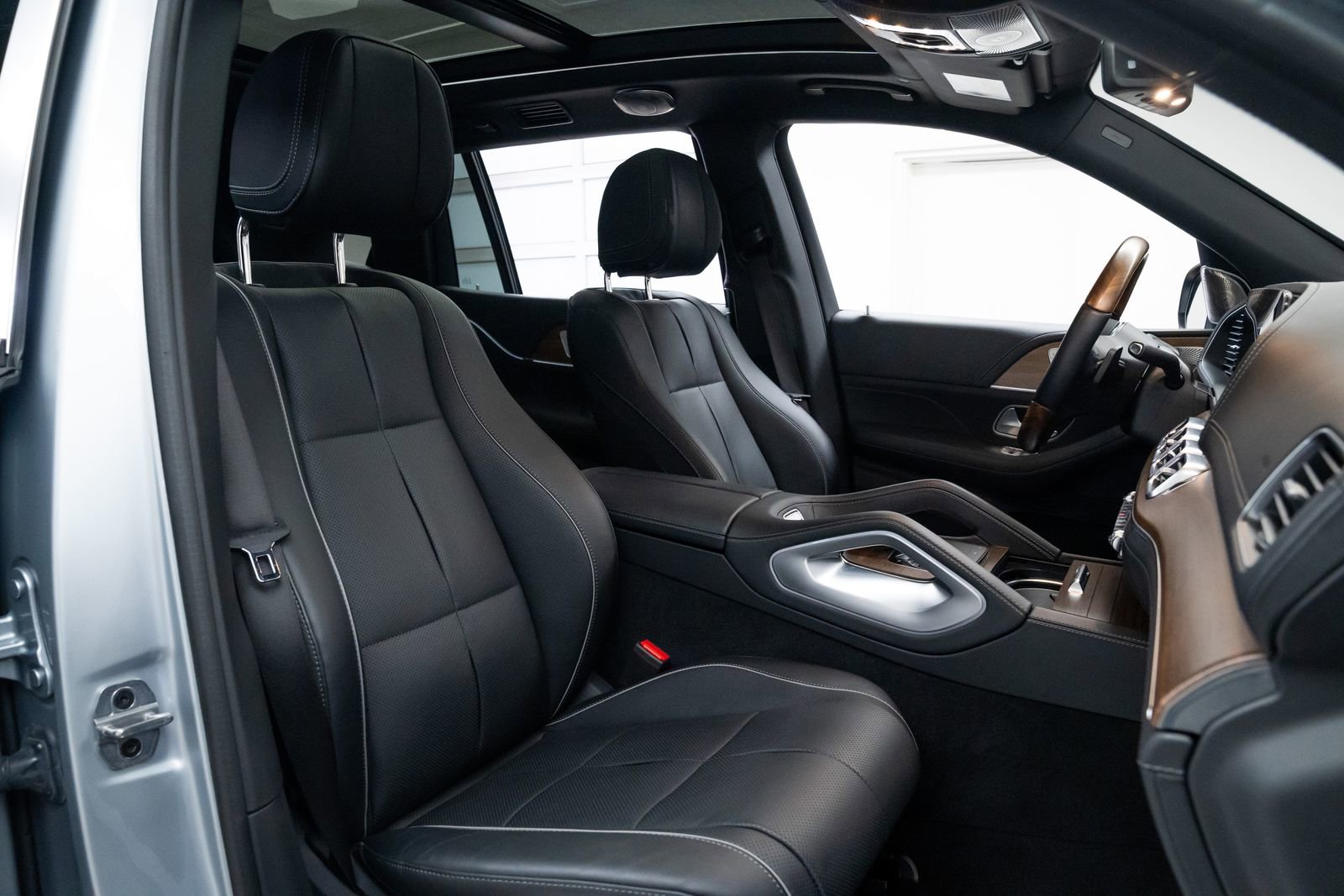 Used 2022 Mercedes-Benz Maybach GLS 600 4MATIC image 29