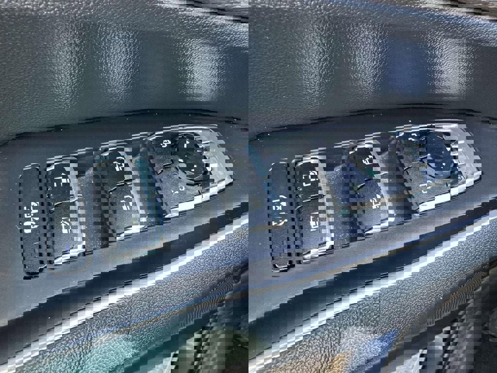 Certified 2023 Kia Sorento S image 16