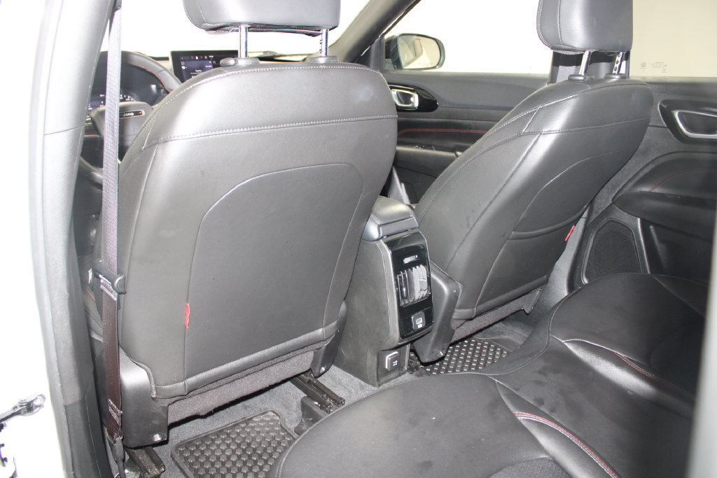 Used 2025 Jeep Compass Trailhawk AWD/4WD image 23