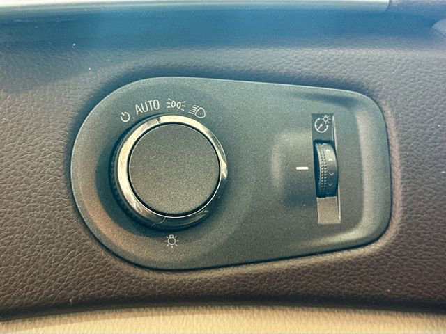 Used 2011 Cadillac SRX Luxury FWD image 11