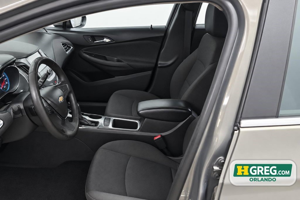Used 2017 Chevrolet Cruze LT w/ Convenience Package FWD image 10
