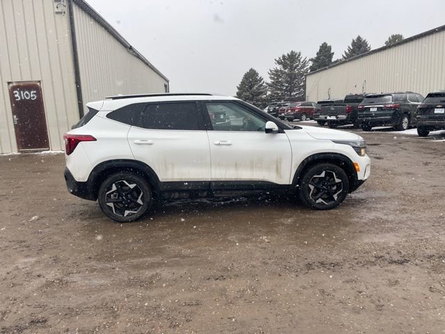 Used 2024 Kia Seltos EX image 8