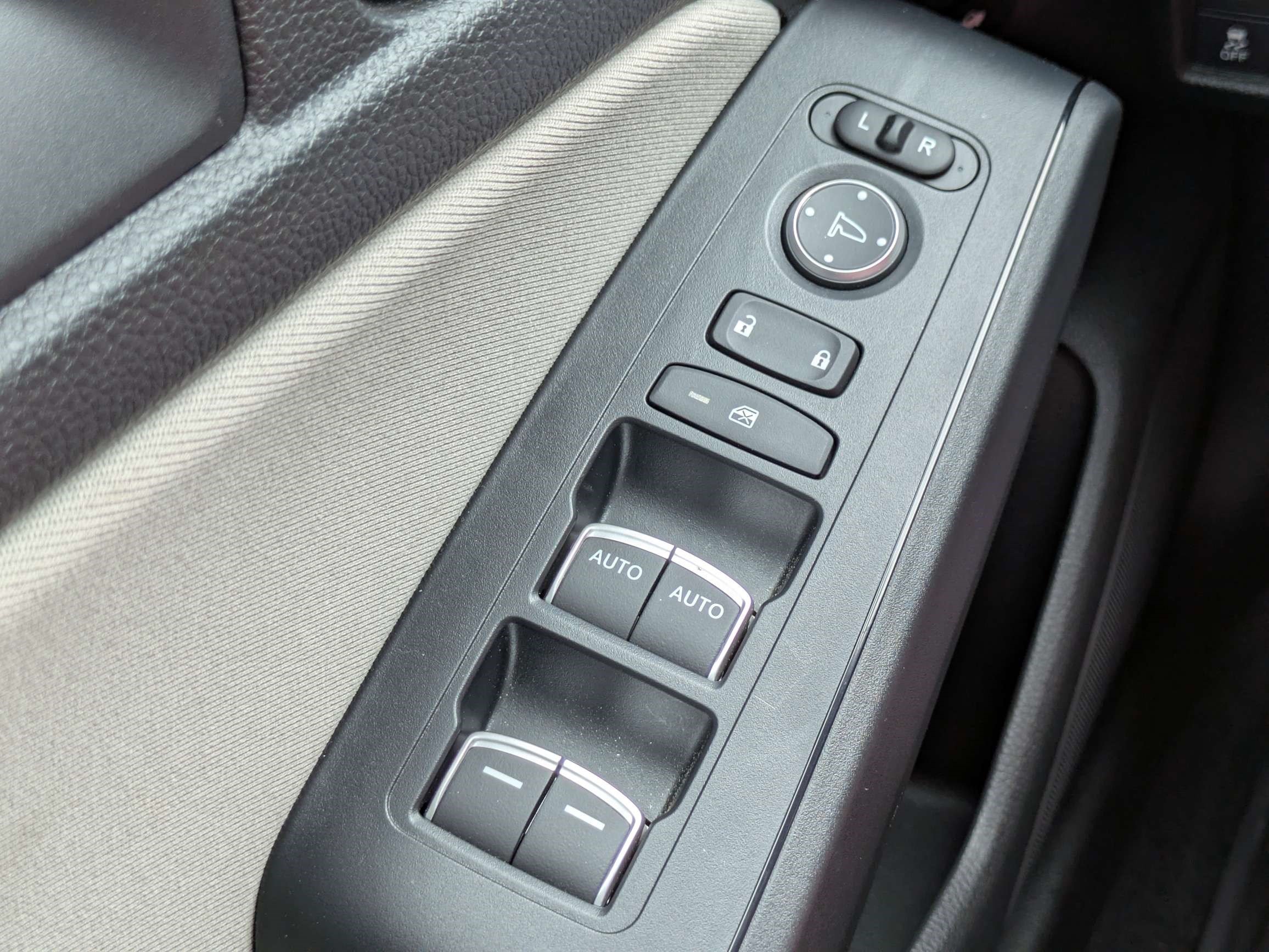 Certified 2023 Honda Civic LX image 29