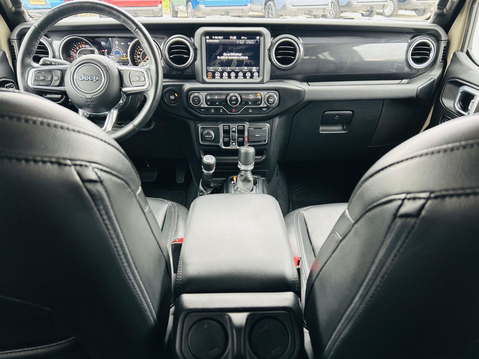 Used 2022 Jeep Wrangler Unlimited Sahara AWD/4WD image 20