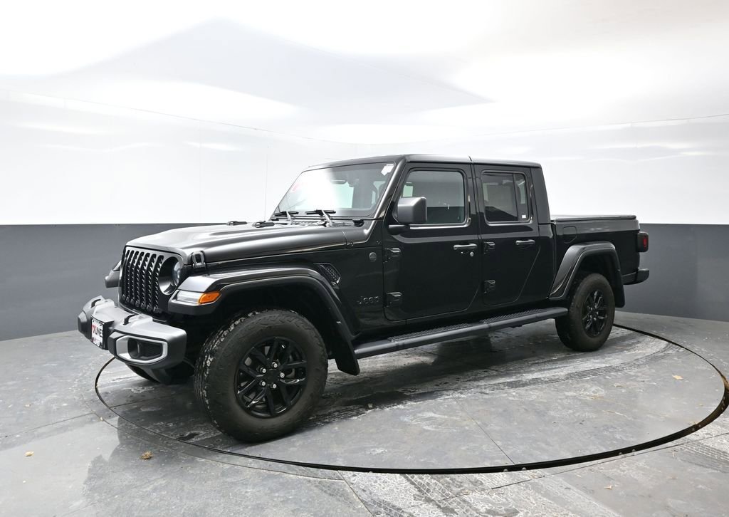 Used 2023 Jeep Gladiator Sport image 10