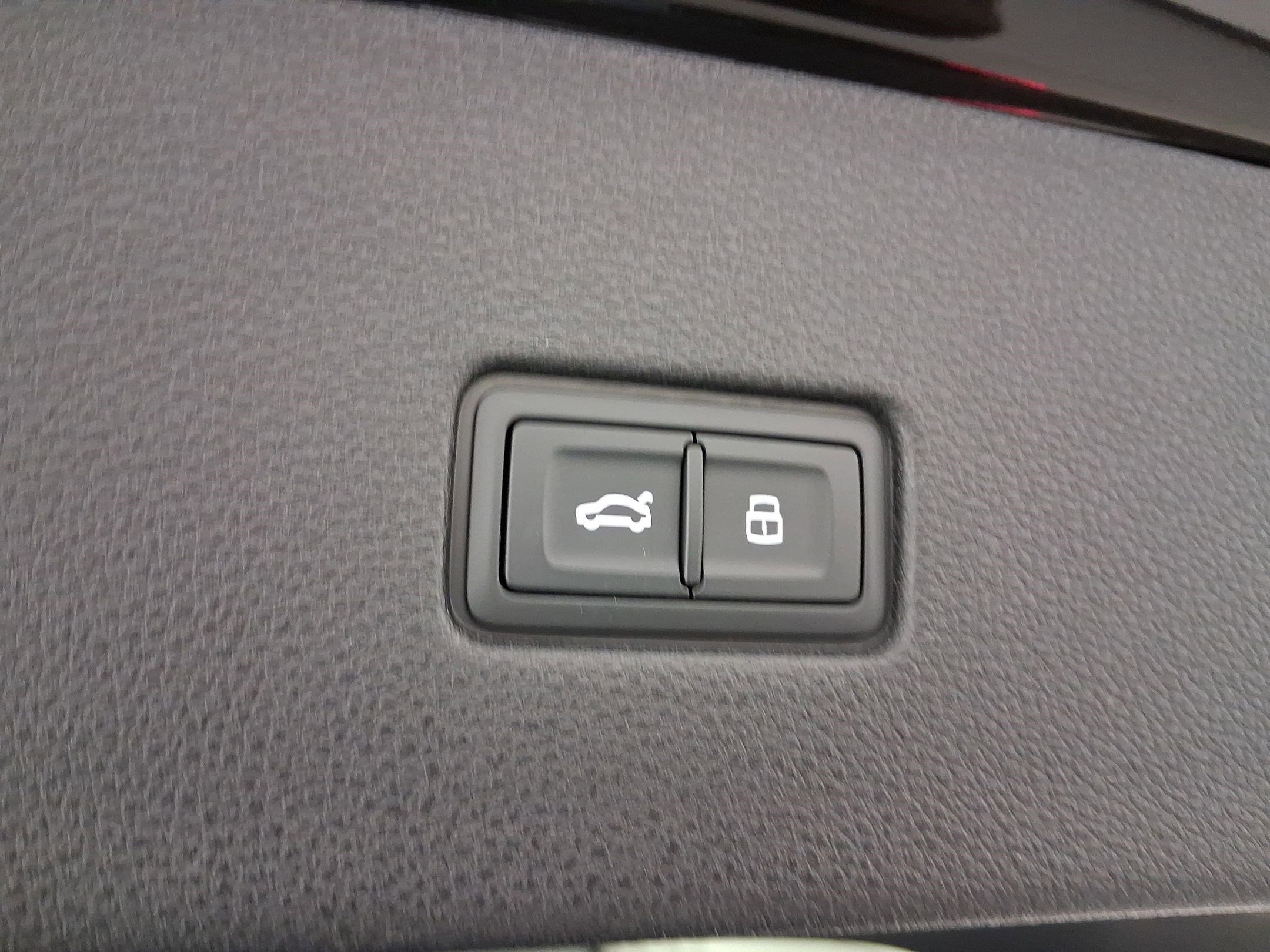 New 2025 Audi Q8 Premium image 29