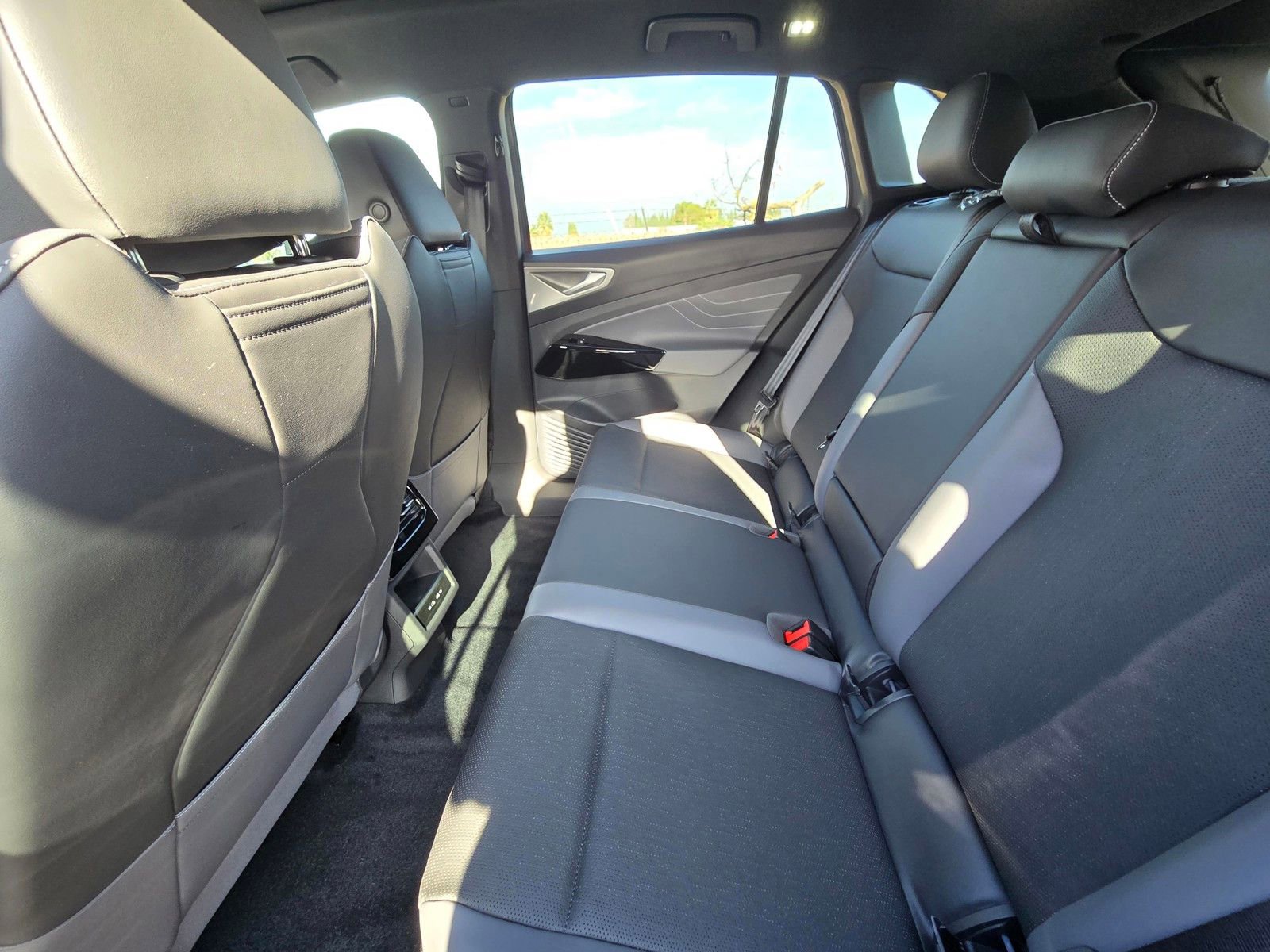 New 2026 Volkswagen ID.4 Pro S image 7