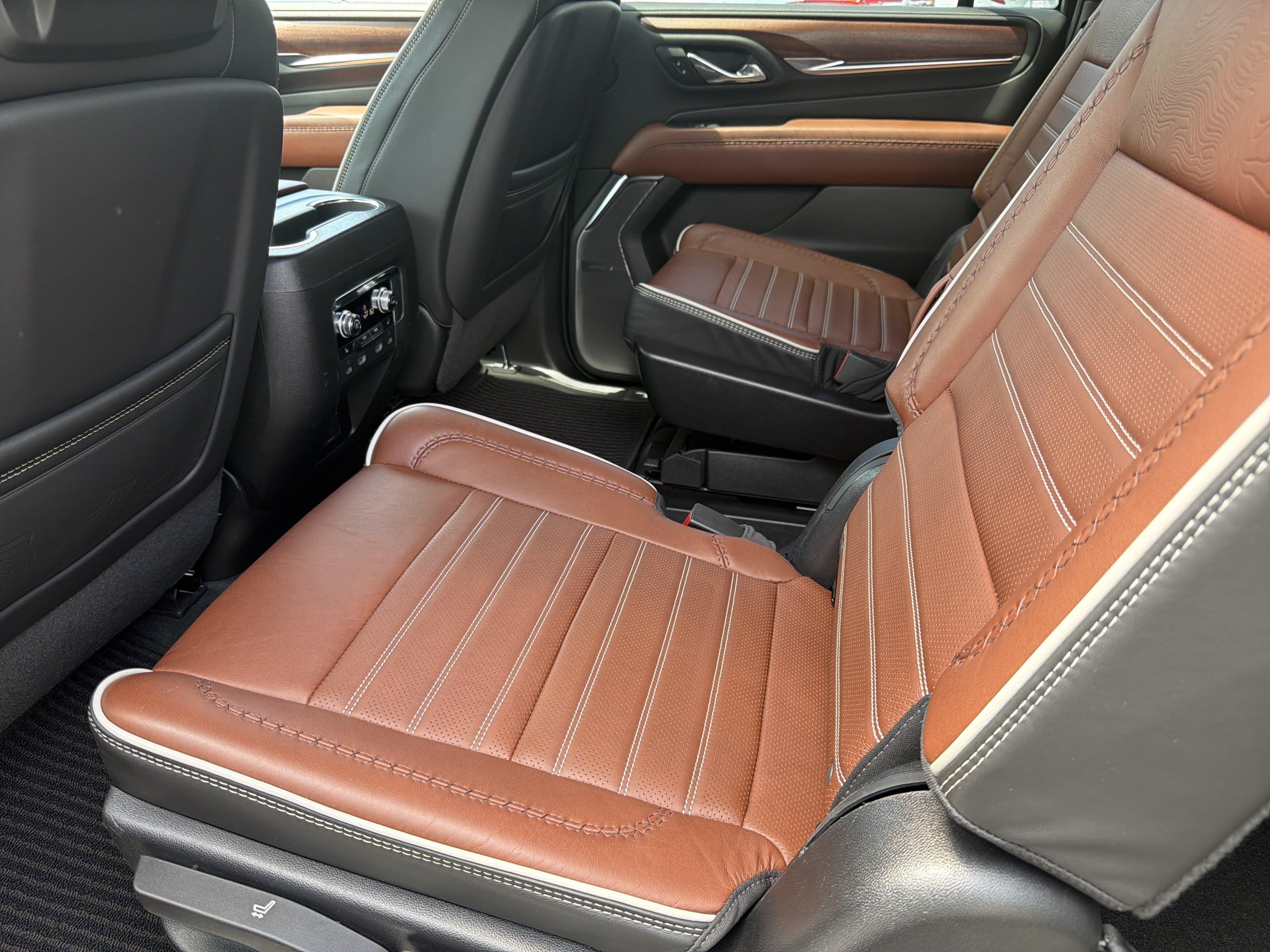 Certified 2023 GMC Yukon XL Denali Ultimate AWD/4WD image 23