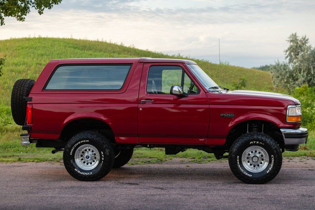 Used 1994 Ford Bronco XLT image 17
