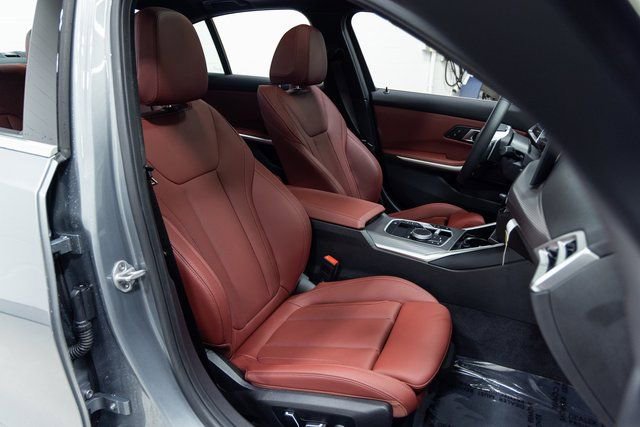 Certified 2025 BMW 330i xDrive Sedan w/ Premium Package image 25