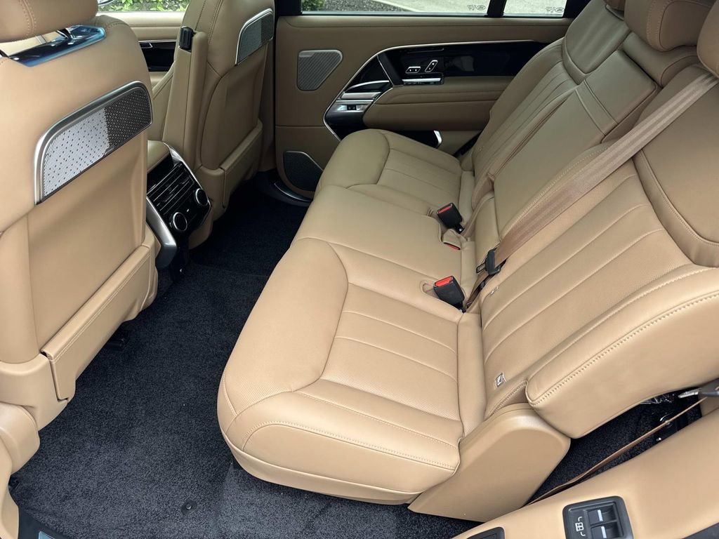 New 2026 Land Rover Range Rover Long Wheelbase Autobiography AWD/4WD image 16