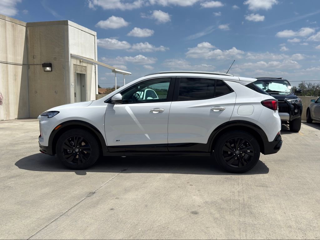 Used 2025 Buick Encore GX Sport Touring w/ Comfort Package image 8
