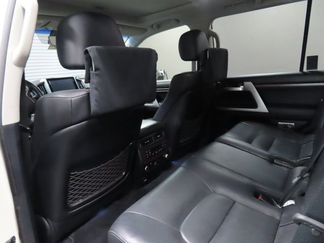 Used 2016 Toyota Land Cruiser image 21