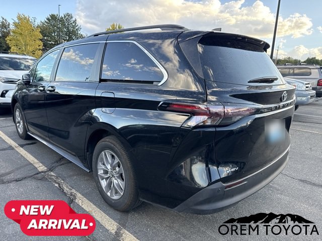 Used 2026 Toyota Sienna XLE FWD image 19