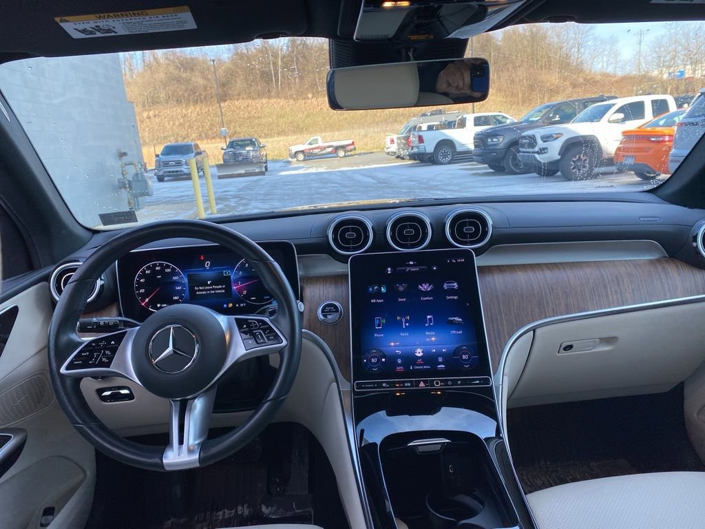 Used 2024 Mercedes-Benz GLC 300 4MATIC image 8