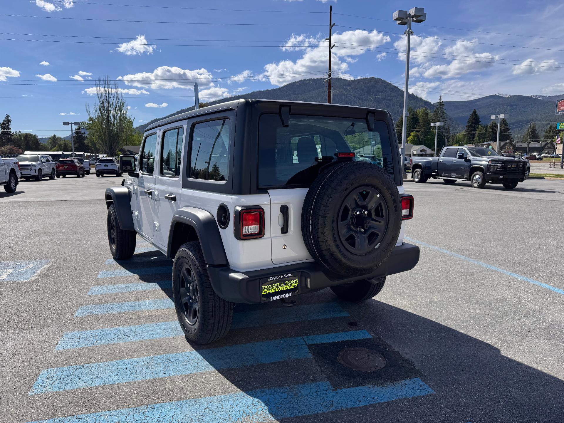 Used 2024 Jeep Wrangler Unlimited Sport AWD/4WD image 5