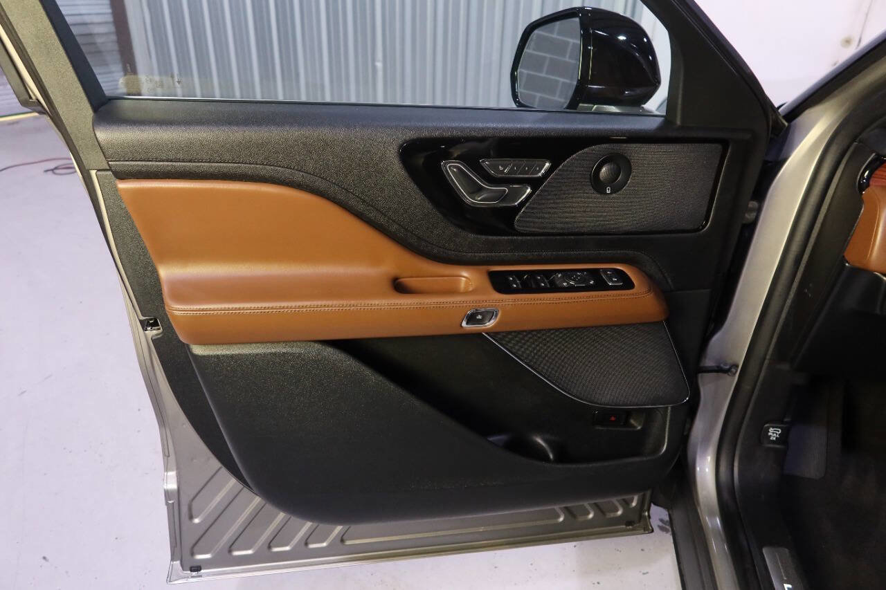 Used 2023 Lincoln Aviator Reserve w/ Equipment Group 201A image 34