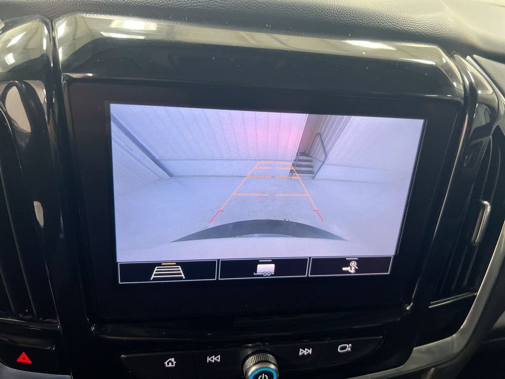 Used 2020 Chevrolet Traverse LT w/ LPO, Floor Liner Package FWD image 14
