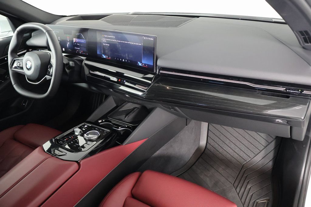 Used 2025 BMW 530i w/ Premium Package RWD image 8