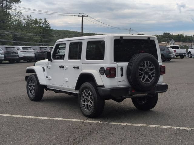 Certified 2025 Jeep Wrangler Unlimited Sahara AWD/4WD image 8
