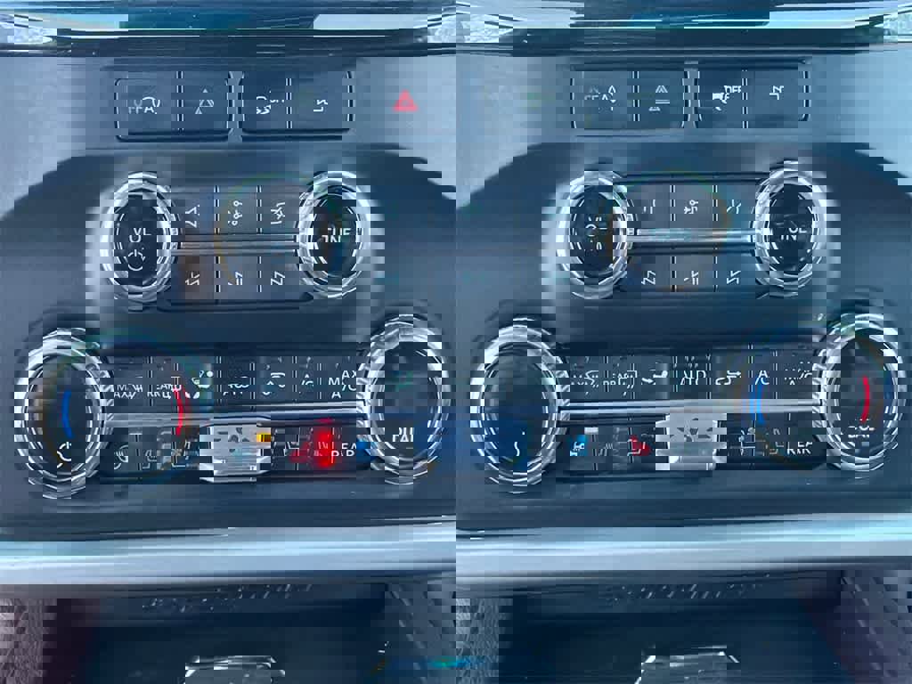 Used 2023 Ford Expedition Limited image 31