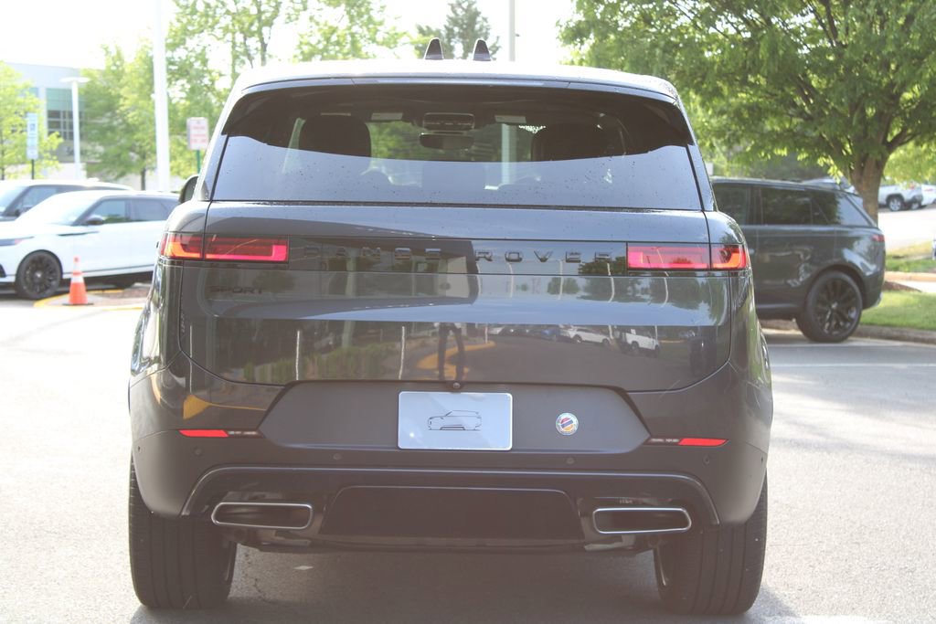 Used 2024 Land Rover Range Rover Sport SE AWD/4WD image 6