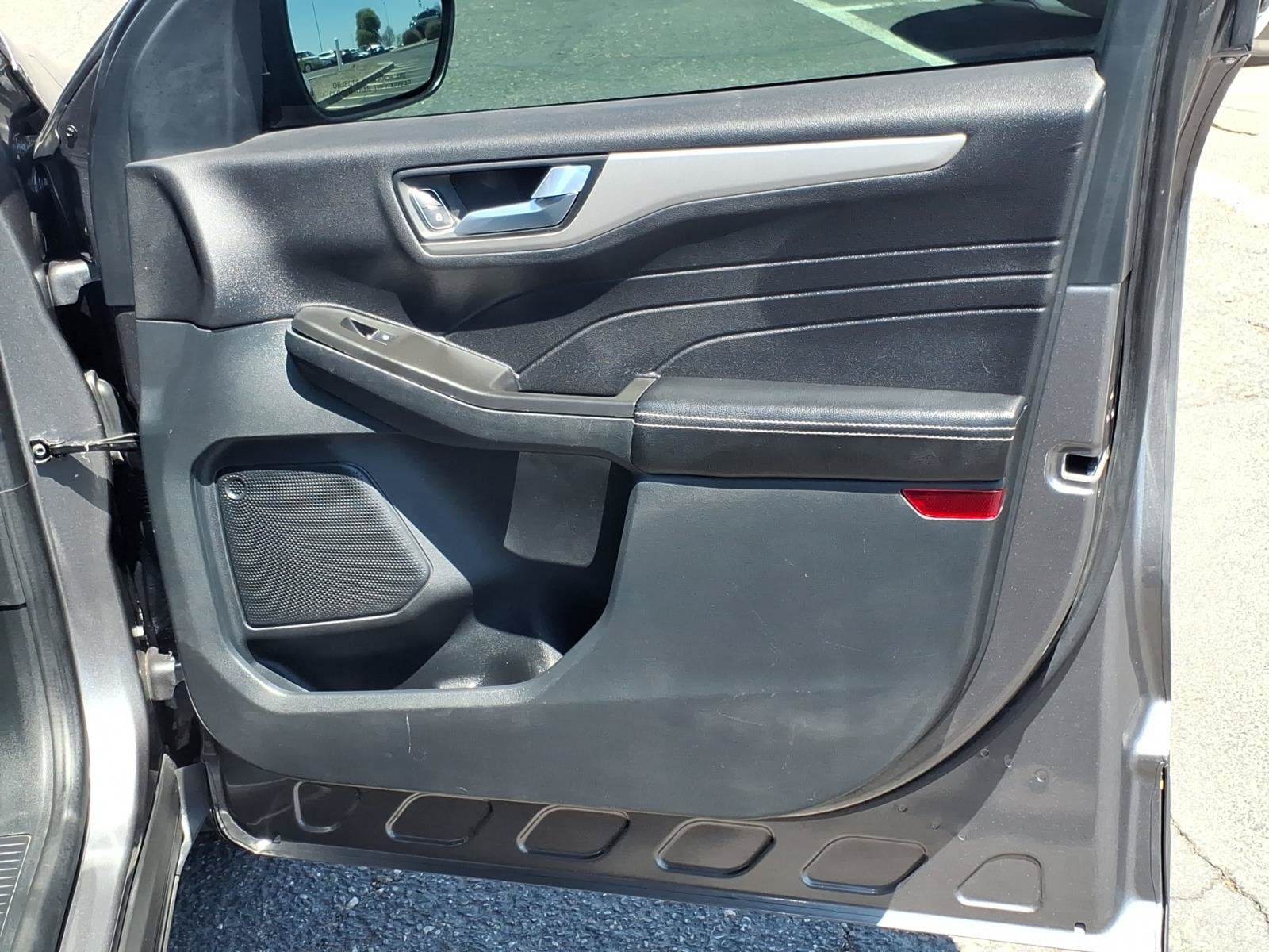 Used 2021 Ford Escape SE w/ Convenience Package FWD image 13