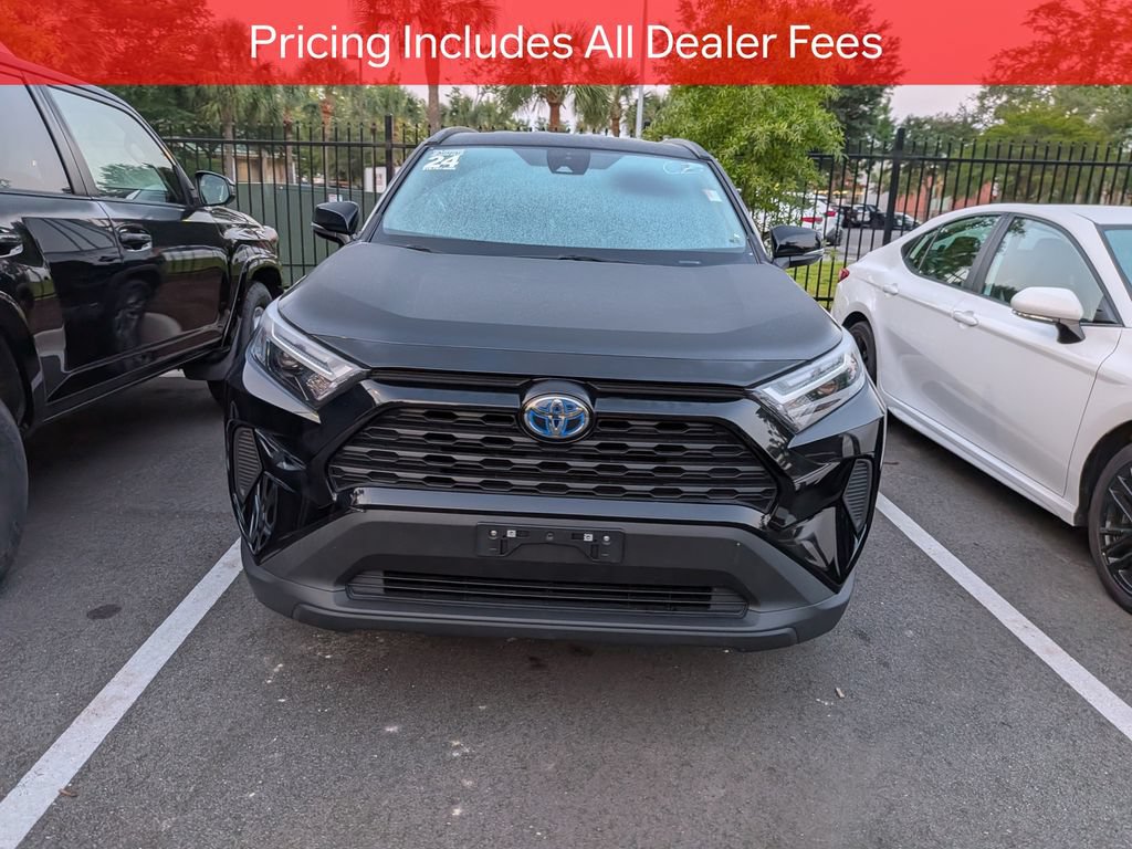 Used 2024 Toyota RAV4 XLE AWD/4WD image 2