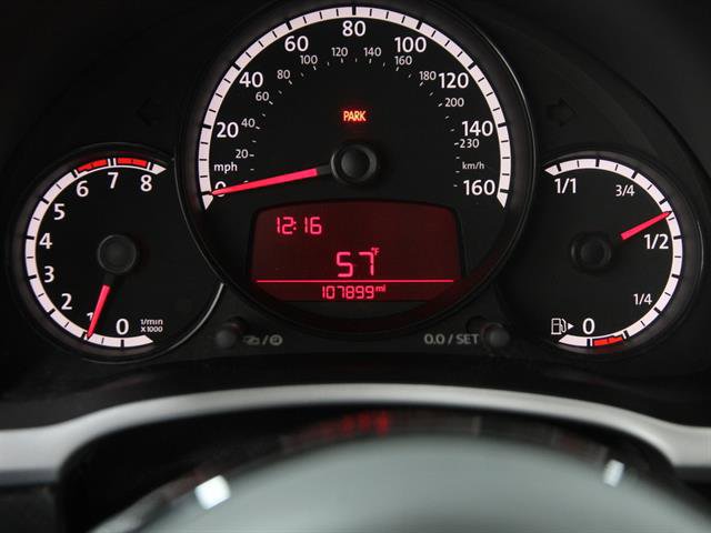 Used 2013 Volkswagen Beetle 2.0T image 6