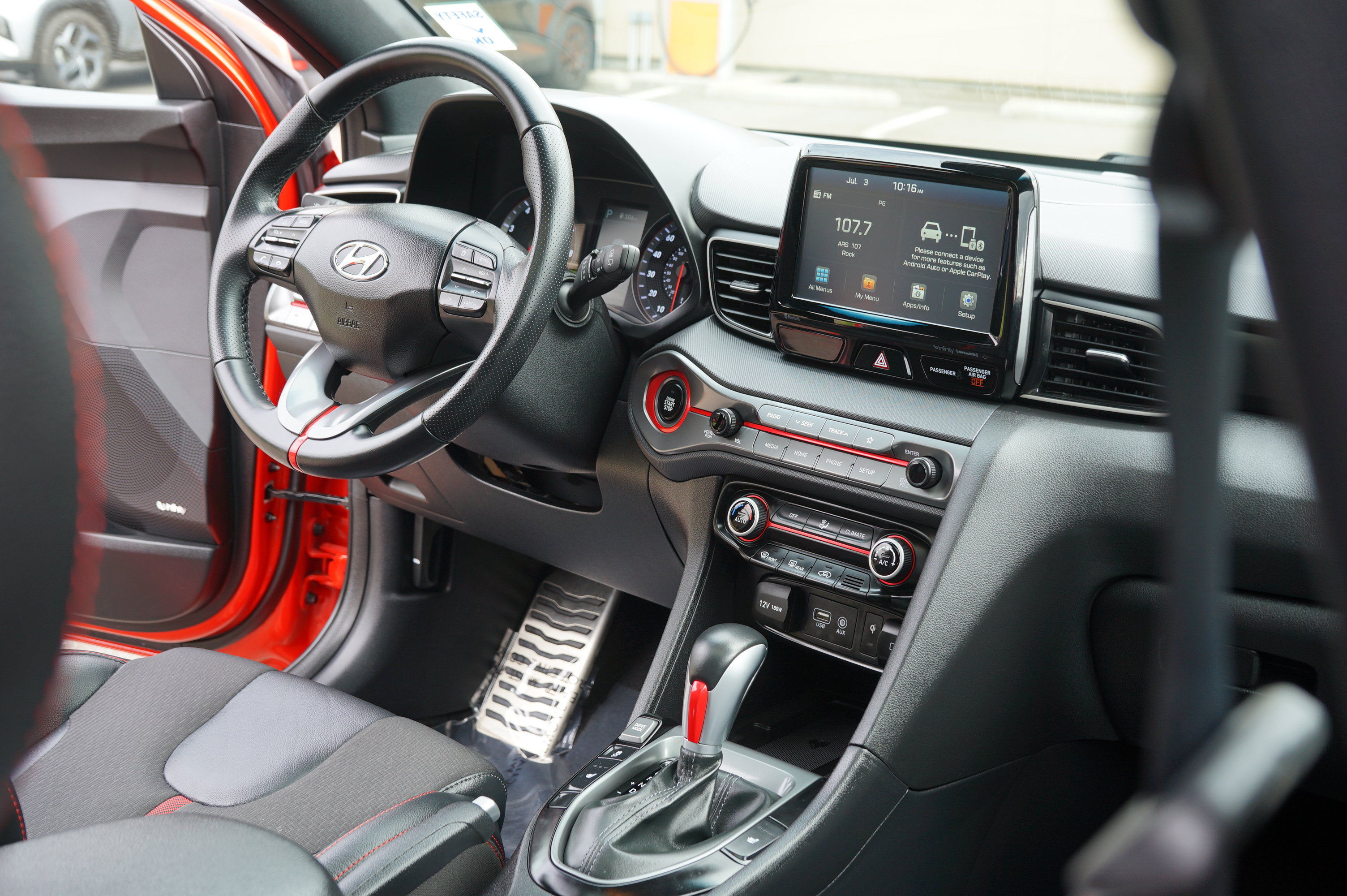 Used 2020 Hyundai Veloster Turbo FWD image 17