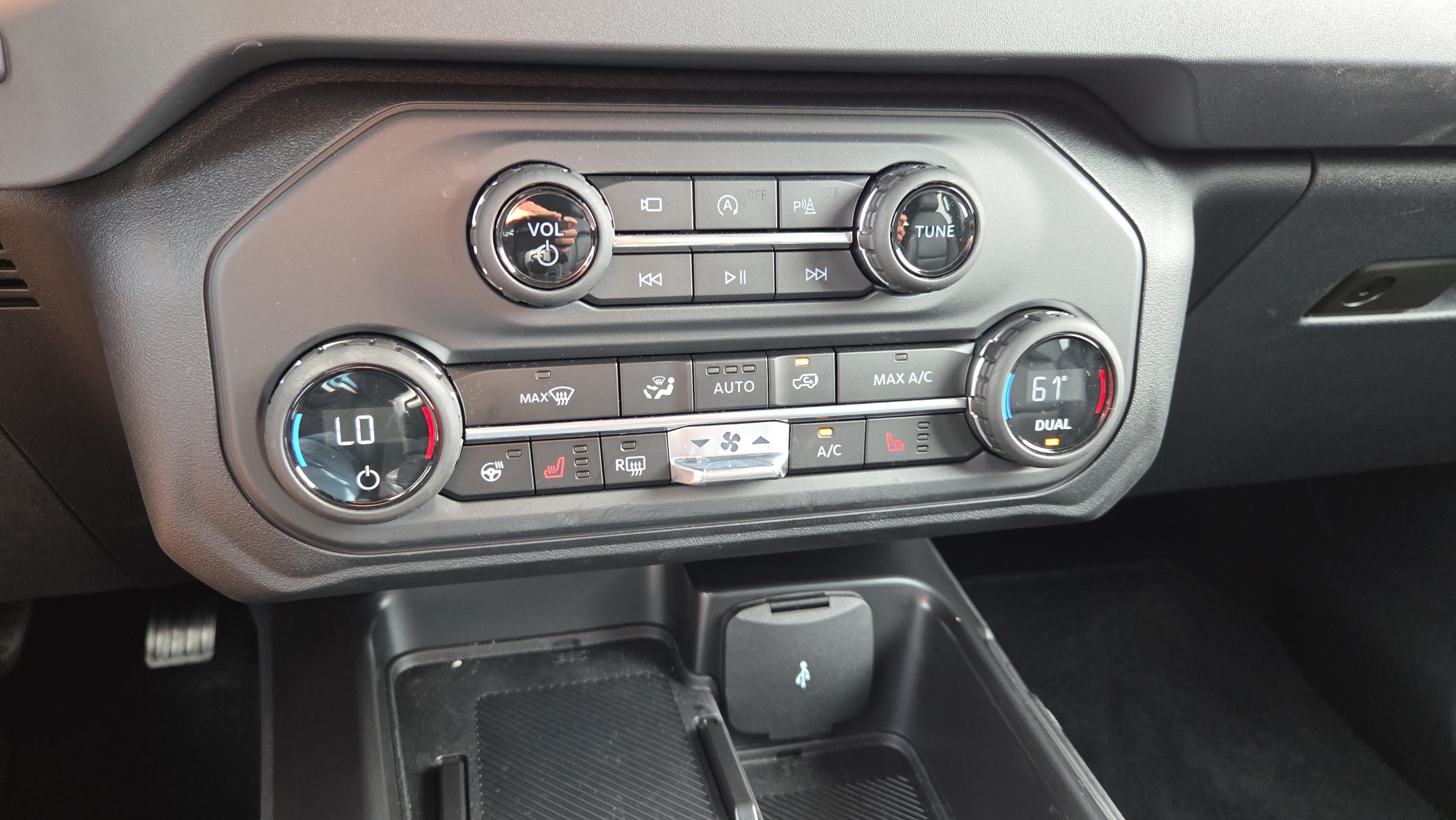 Used 2025 Ford Bronco Outer Banks AWD/4WD image 24