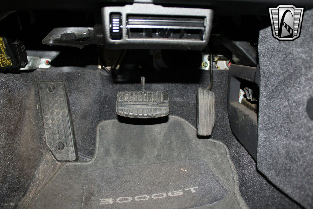 Used 1994 Mitsubishi 3000GT image 11