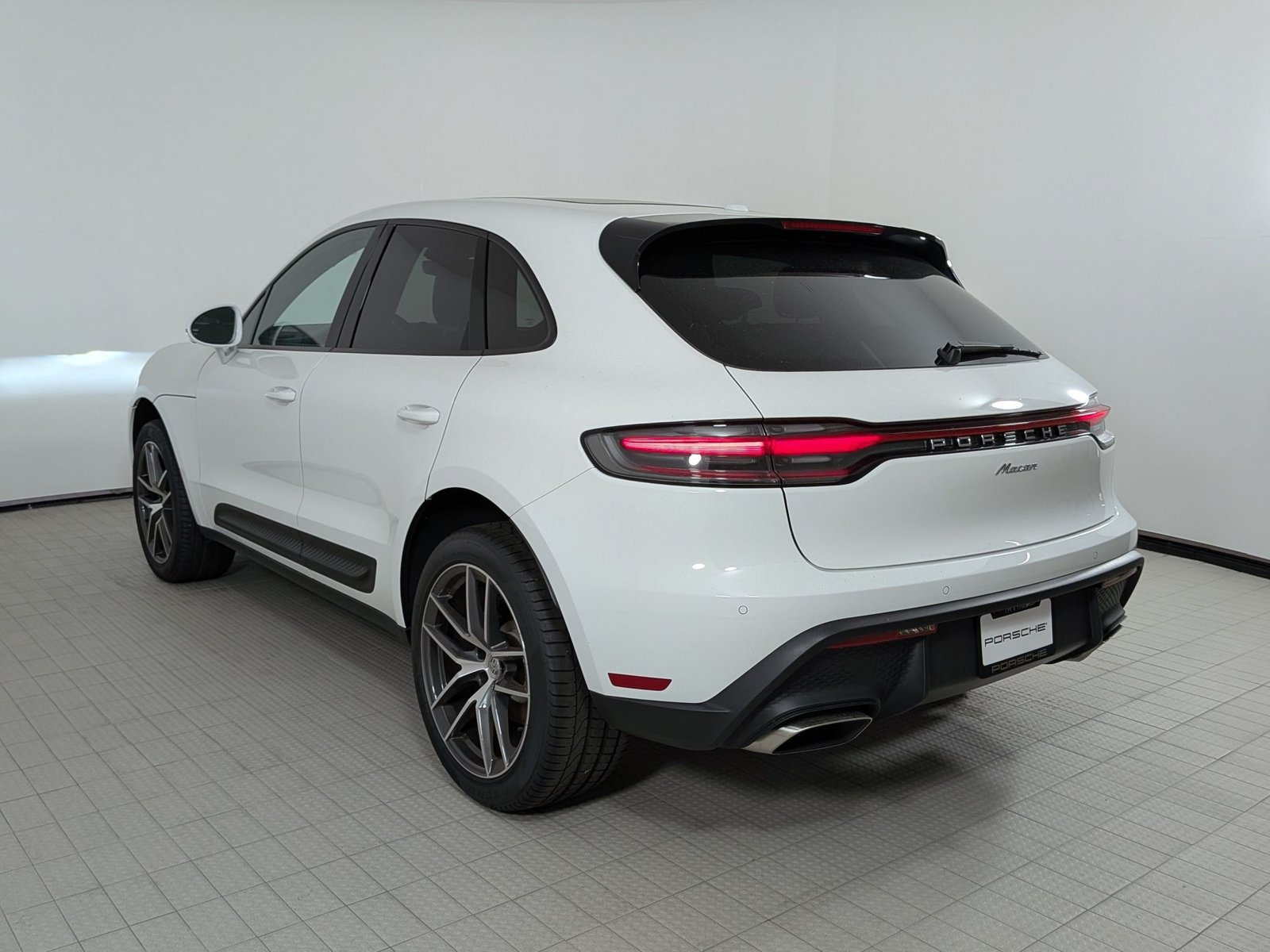 New 2025 Porsche Macan AWD/4WD image 3