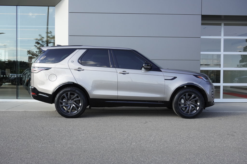Used 2021 Land Rover Discovery S R-Dynamic AWD/4WD image 5