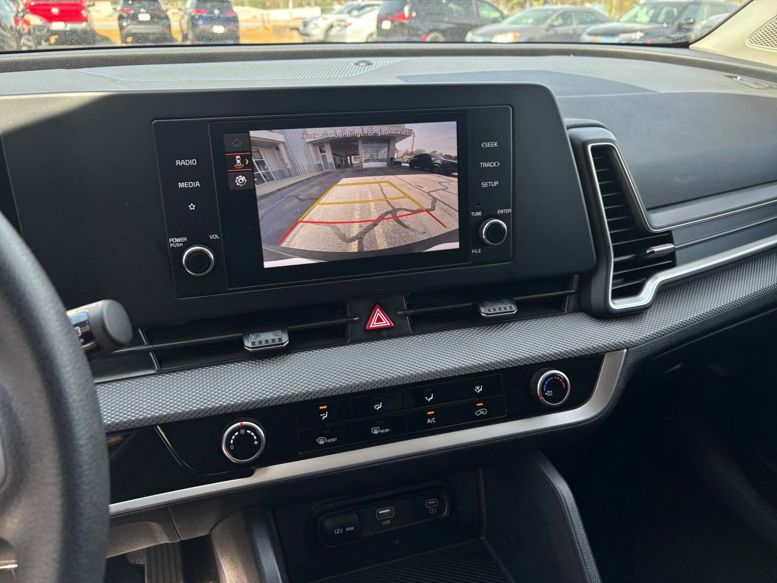 Used 2025 Kia Sportage LX image 23