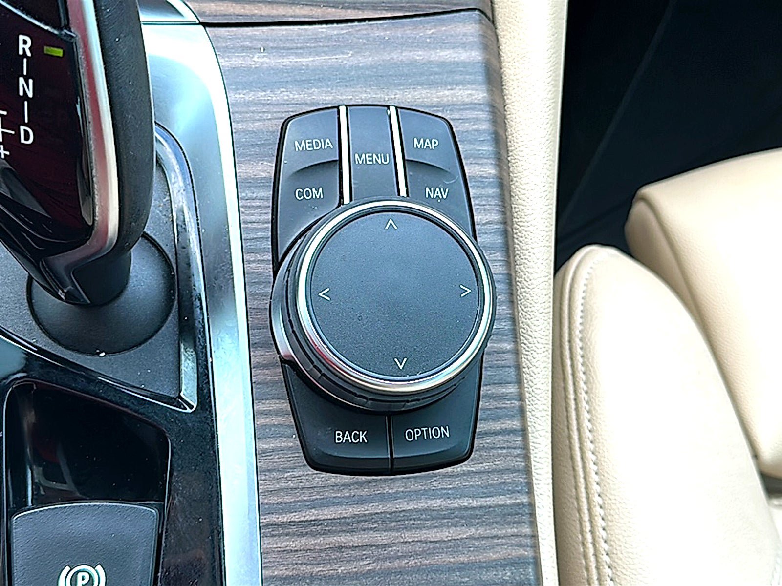 Used 2019 BMW 530i w/ Convenience Package RWD image 39