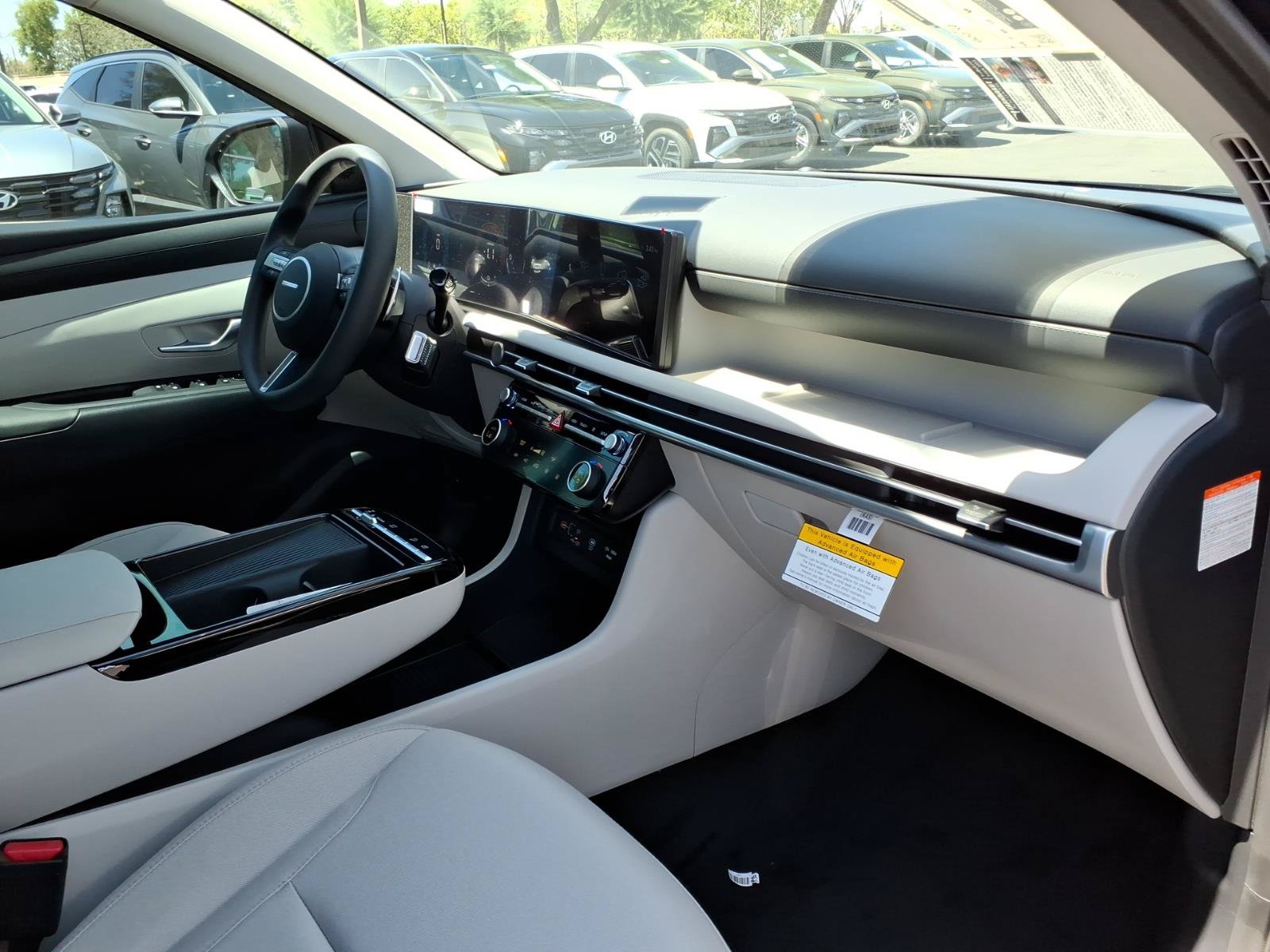 New 2026 Hyundai Tucson Blue SE AWD/4WD image 6